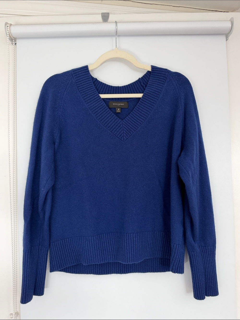 Banana Republic Women's V-Neck Sweater in Cobalt Blue